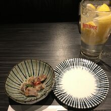 お通しも馬肉料理