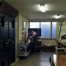 内部は金庫が残されている