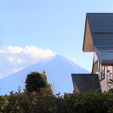 部屋の２階から見た富士山