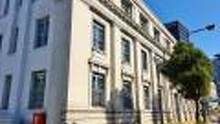 重厚感あるレトロなビル