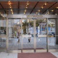 広小路が正面玄関です