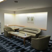 各フロアーエレベーター前の贅沢なスペース