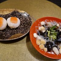 夕食　紅鮭手毬寿司とこづゆ（郷土料理）