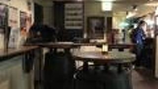 入りやすいスタンティングバー