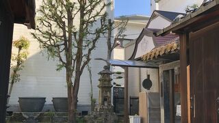 月2回、5時間開館の美術館。本館は武田五一設計。