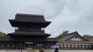 残念ながら雨降りでした
