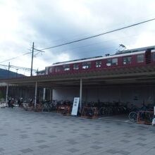 五十鈴川駅での鳥羽線の電車。