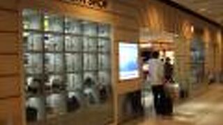 スーツケースから飛行機グッズまで