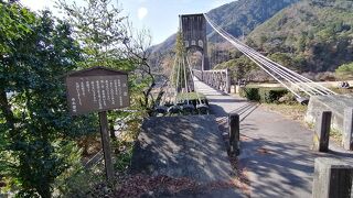 桃介橋は当初は発電所工事の運搬の為、大正時代に作られたようです。