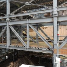 内部はこんな状況