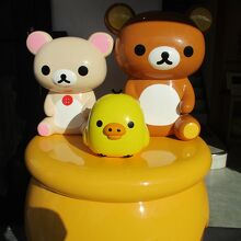 お店の前の大きな飾りです