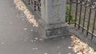 北上すれば名古屋城の正門に