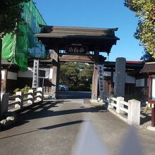 山門の様子です。