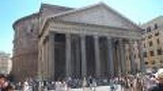 パンテオン前の広場