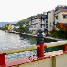 周辺の紅葉が綺麗でした