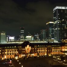 新丸の内ビルディングから見る東京駅の夜景