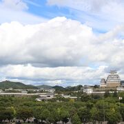 屋外展望台から姫路城がよく見えます