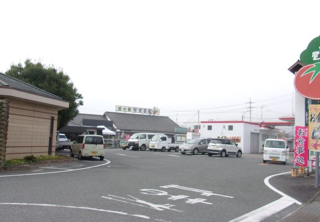 湯郷温泉近くの農産物売店が売物の道の駅