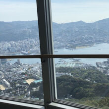 展望台の中から見た風景