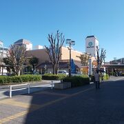 昭島駅の北側に広がっています。