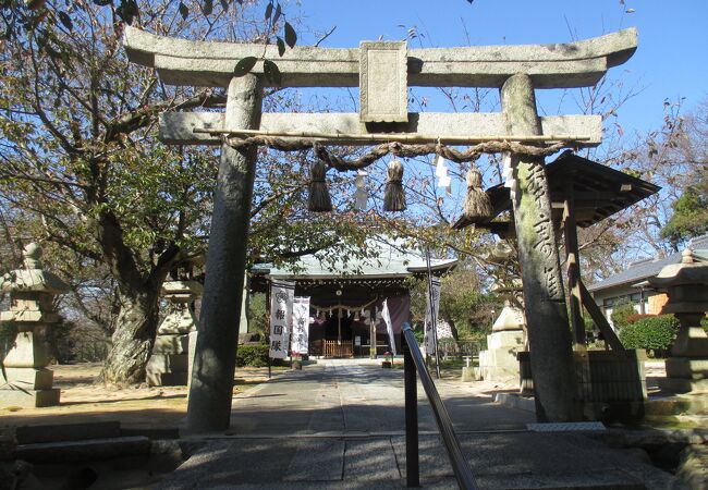 日本で最初の護国神社です。