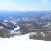 会津の山々の絶景を見ながら滑るスキー