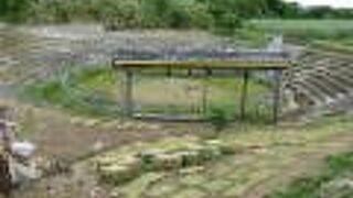 昔ながらの闘牛場といった感じ