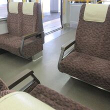 すいている車両も