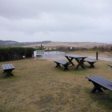 雨で人は少なかったです
