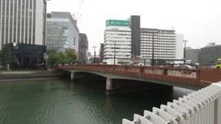 片側２車線の橋です。