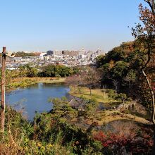 三重塔からみた園内