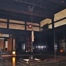 玄関入ってすぐの屋内