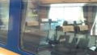 2020年８月25日現在、所定の席に座っている場合、指定席では原則車内での切符拝見は省略されるそうです