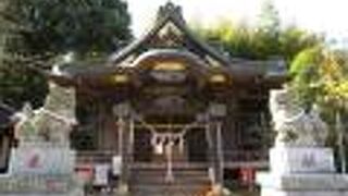 小野路宿里山交流館の隣にある神社