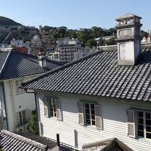 洋風住宅郡をオランダ坂から眺める