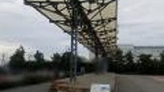 汽車道から線路が続いていた