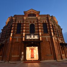 独特のレンガ造り建築