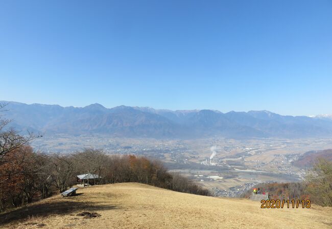 北アルプスと安曇野の絶景を眺められる