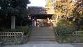 深大寺現存最古の門です。