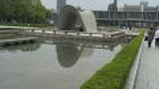 １９５２年８月６日建立