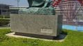 「本郷新」さんの作品