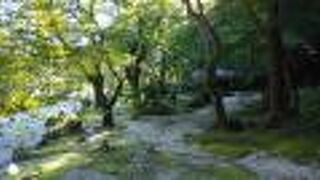 庭園のような雰囲気がある公園