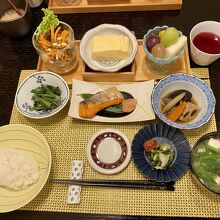 朝食もボリューム満点でおいしいです。