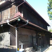 能面美術館は、江戸時代半ばの古民家を利用した歴史を感じます。