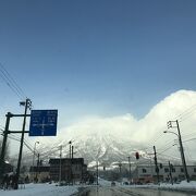 羊蹄山冠雪です