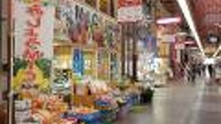 松山市駅から大街道に向かう商店街