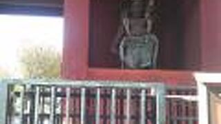 迫力のある仁王像