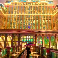 外観が夜キラキラで綺麗でした。