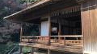 高台にある月華殿