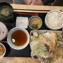天ぷら定食：900円